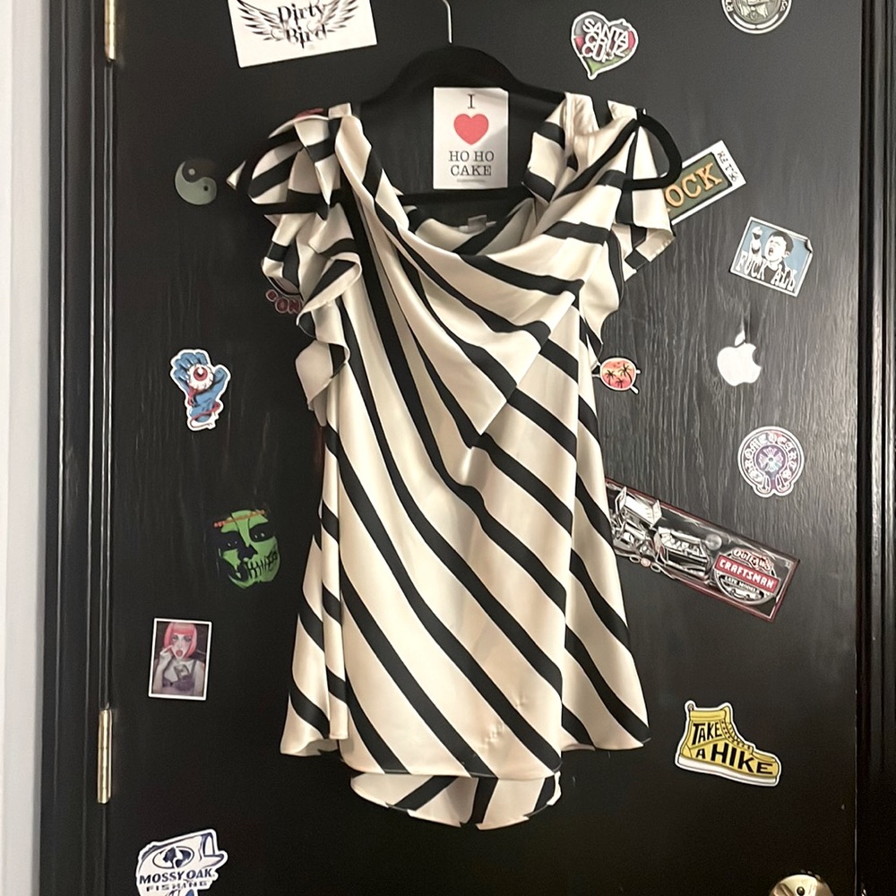 Women’s. Blouse. Black/Crème. Striped.